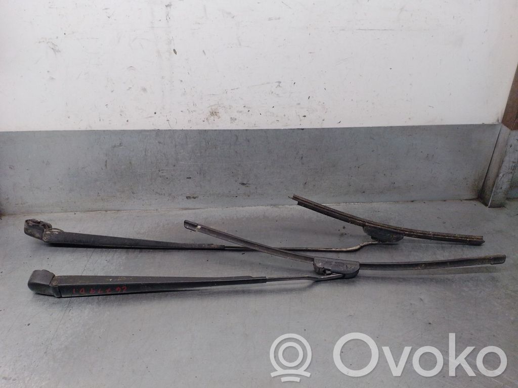 Renault Megane I Wischerarm vorne 