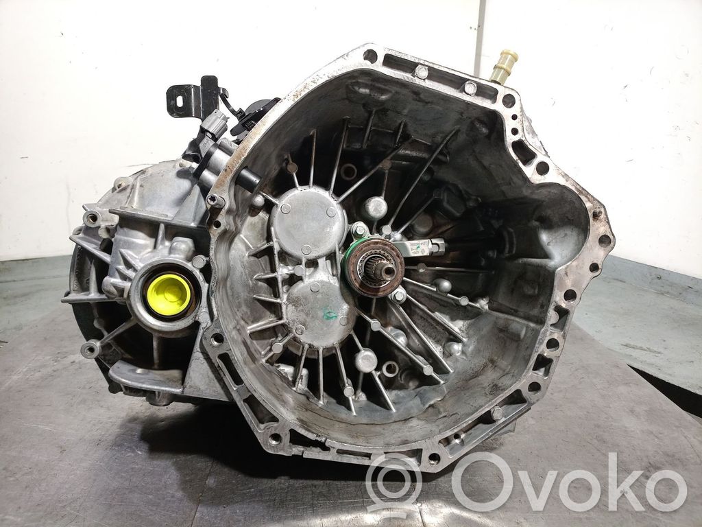 Renault Trafic III (X82) Manual 5 speed gearbox 