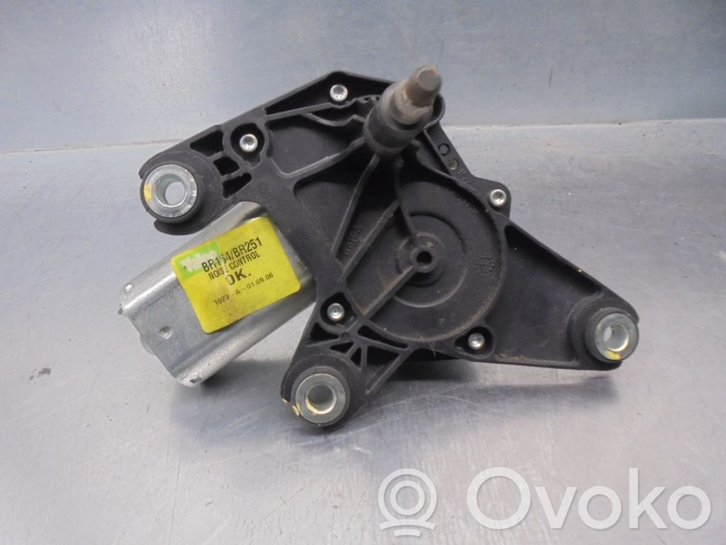 Mercedes-Benz R AMG W251 Motor del limpiaparabrisas trasero 