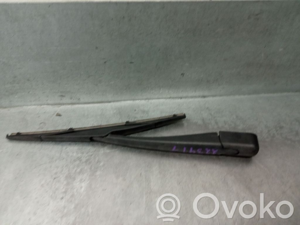 KIA Ceed Brazo del limpiaparabrisas trasero