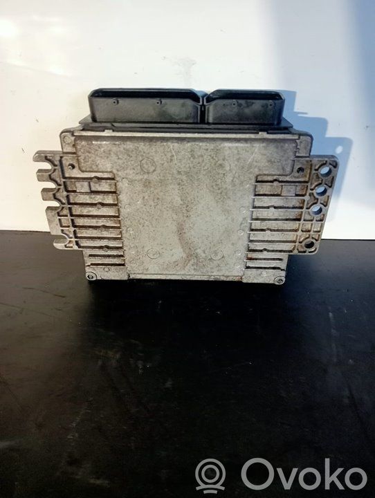 Unidad de control/módulo del motor   MEC37390