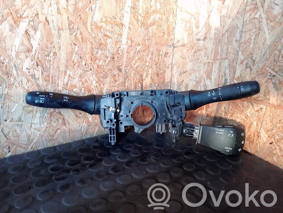 Dacia Duster II Light switch 