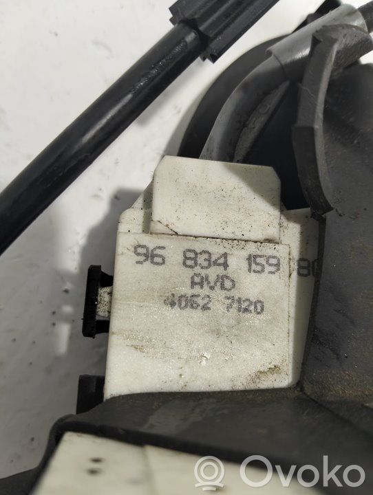 Citroen C4 I Front door lock 