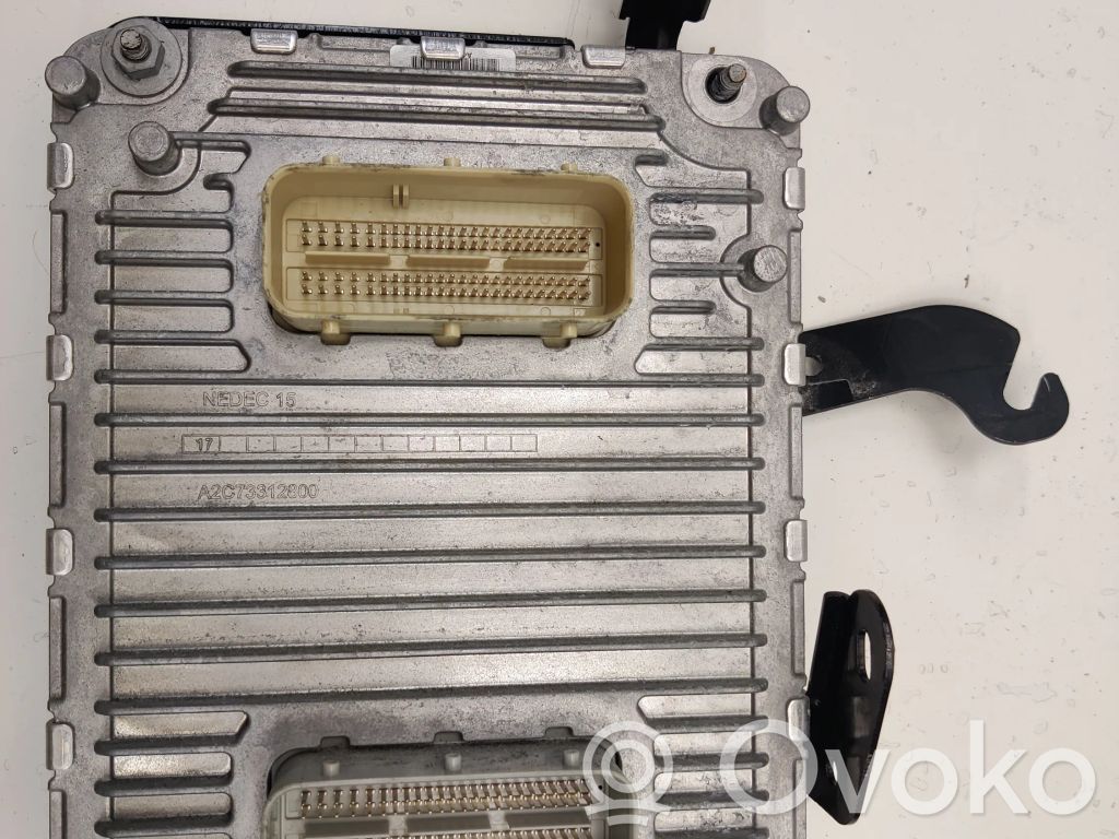 Unidad de control/módulo del motor   P68267021AE,68267021AE