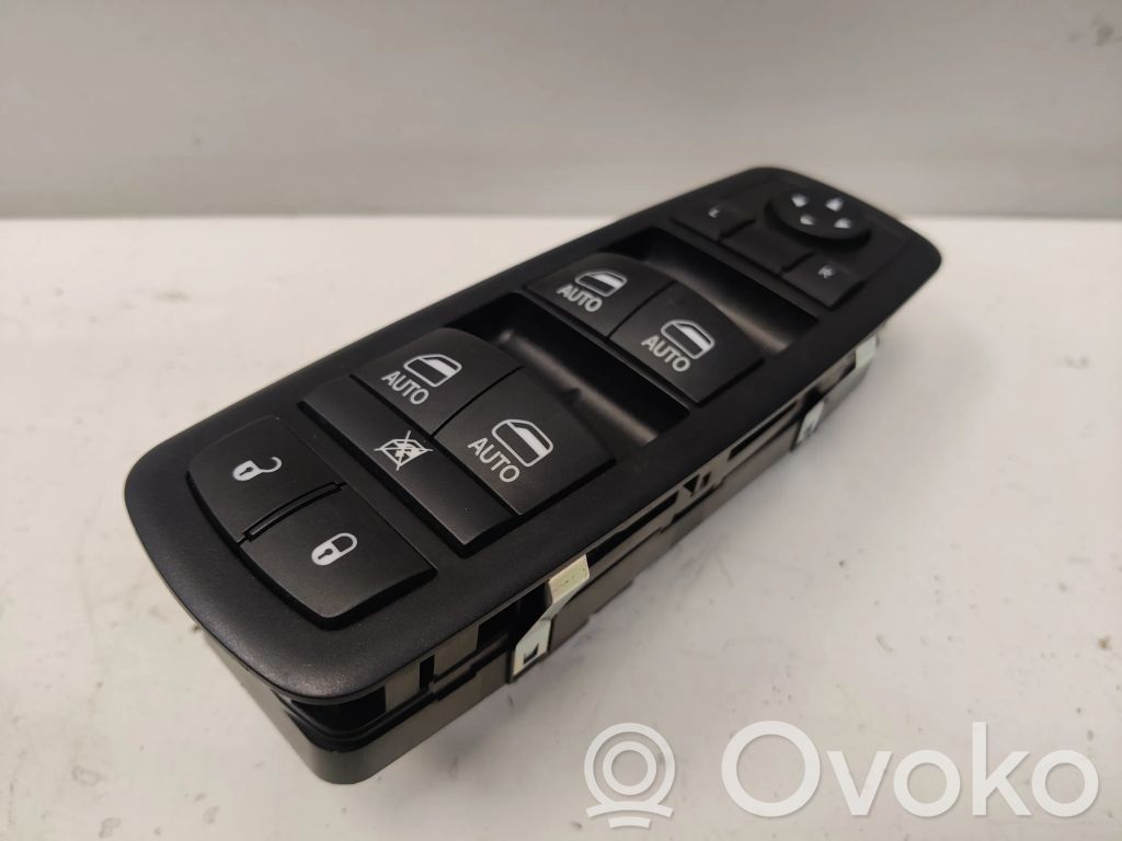 Chrysler Pacifica Electric window control switch 