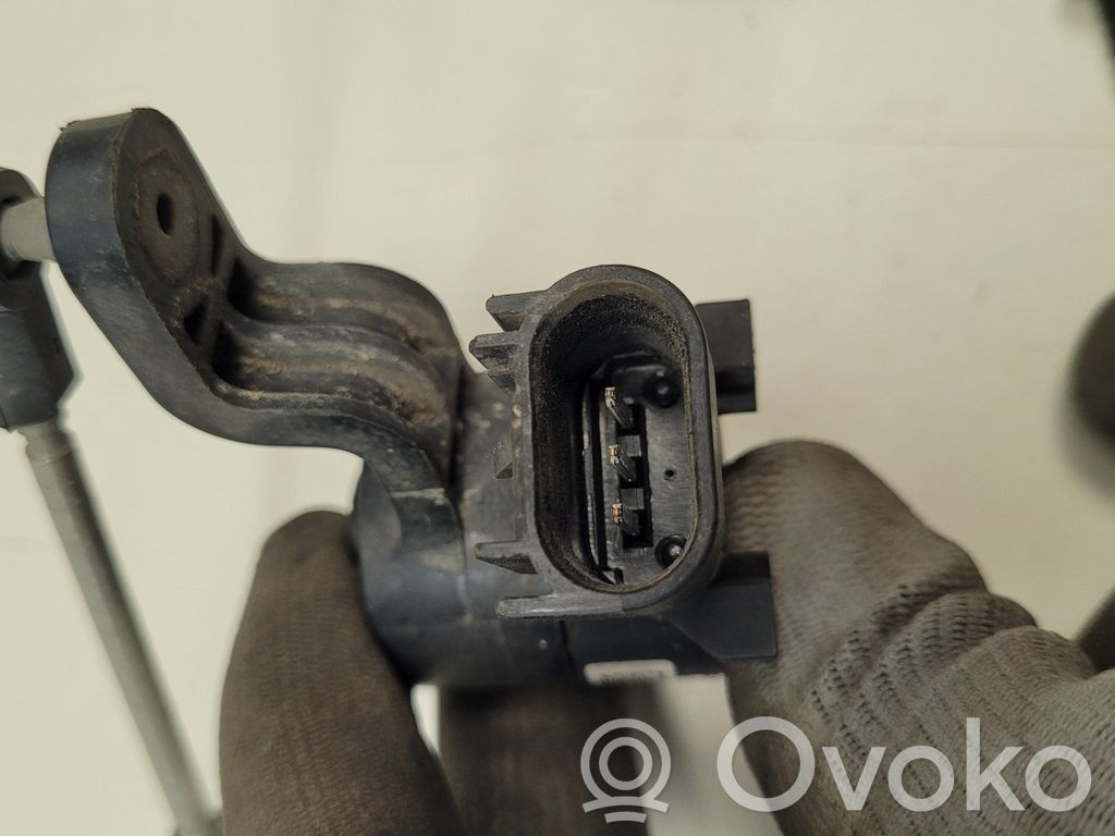 Dodge Durango III Air suspension front height level sensor 
