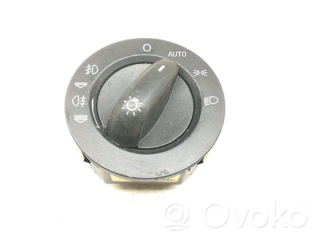 Light switch   4F2941531D