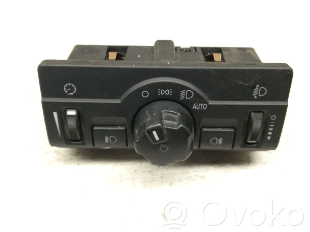 Light switch   6G9N13A024