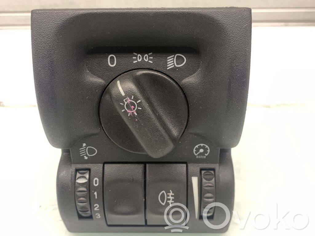 Opel Astra G Light switch 