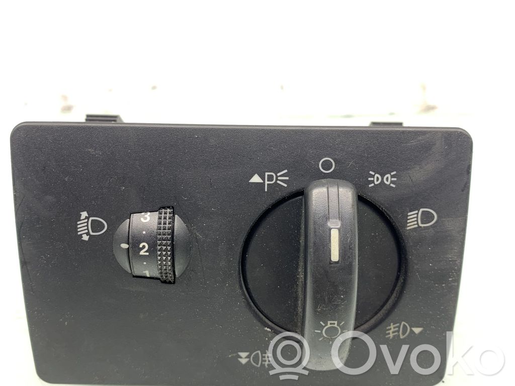 Light switch   4M5T13A024MA