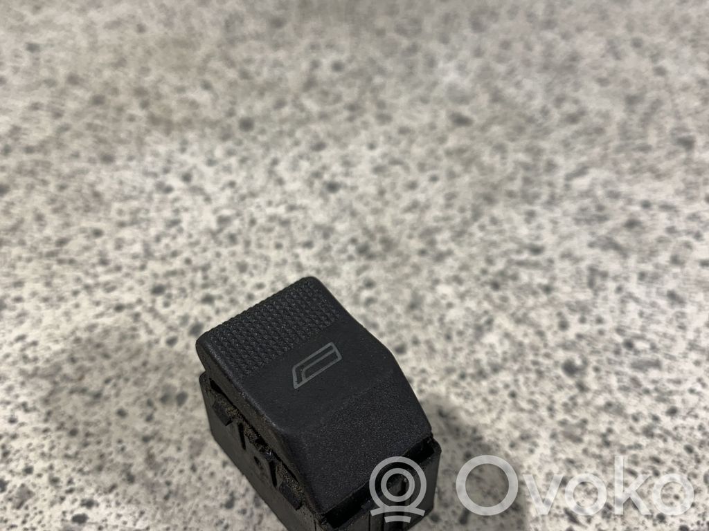 Audi A4 S4 B5 8D Electric window control switch 