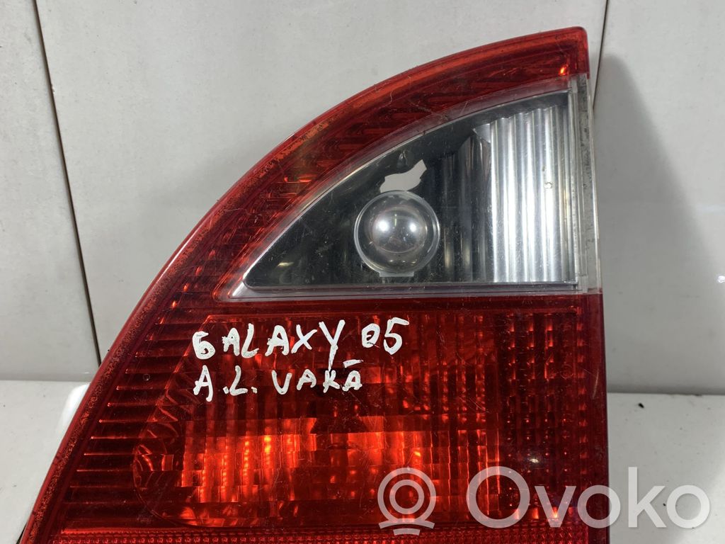 Ford Galaxy Aizmugurējais lukturis pārsegā 