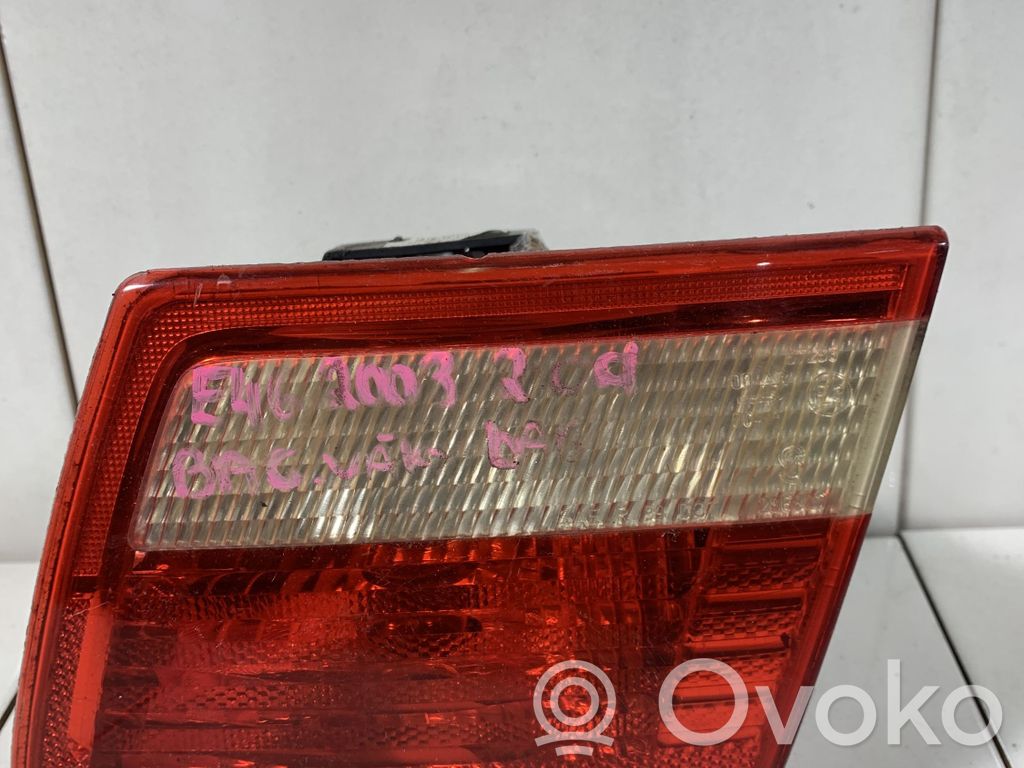 BMW 3 E46 Aizmugurējais lukturis pārsegā 