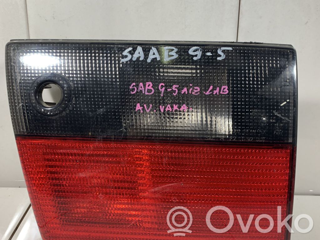 Saab 9-5 Aizmugurējais lukturis pārsegā 
