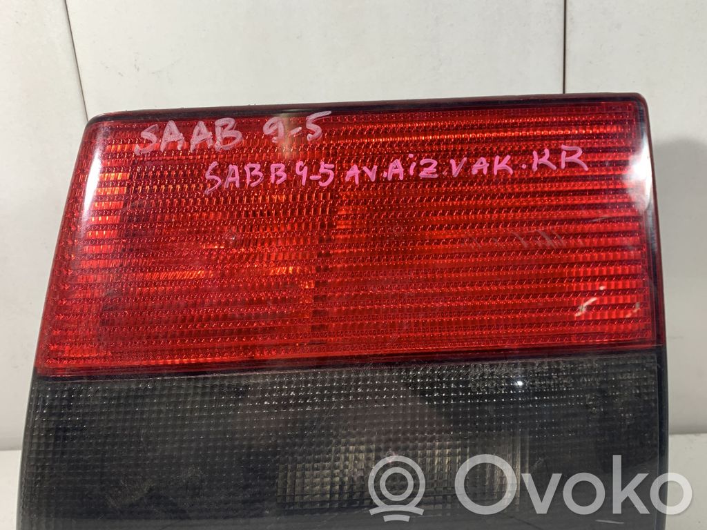 Saab 9-5 Aizmugurējais lukturis pārsegā 