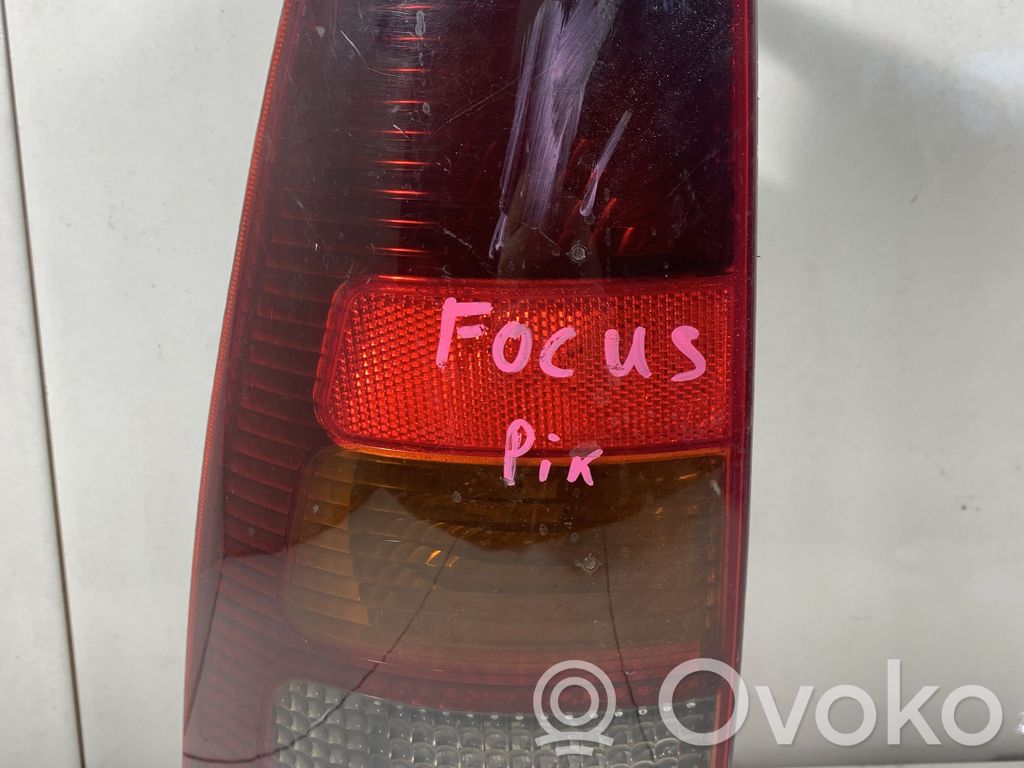 Ford Focus Aizmugurējais lukturis virsbūvē 