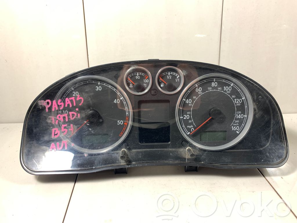 Volkswagen PASSAT B5.5 Speedometer (instrument cluster) 