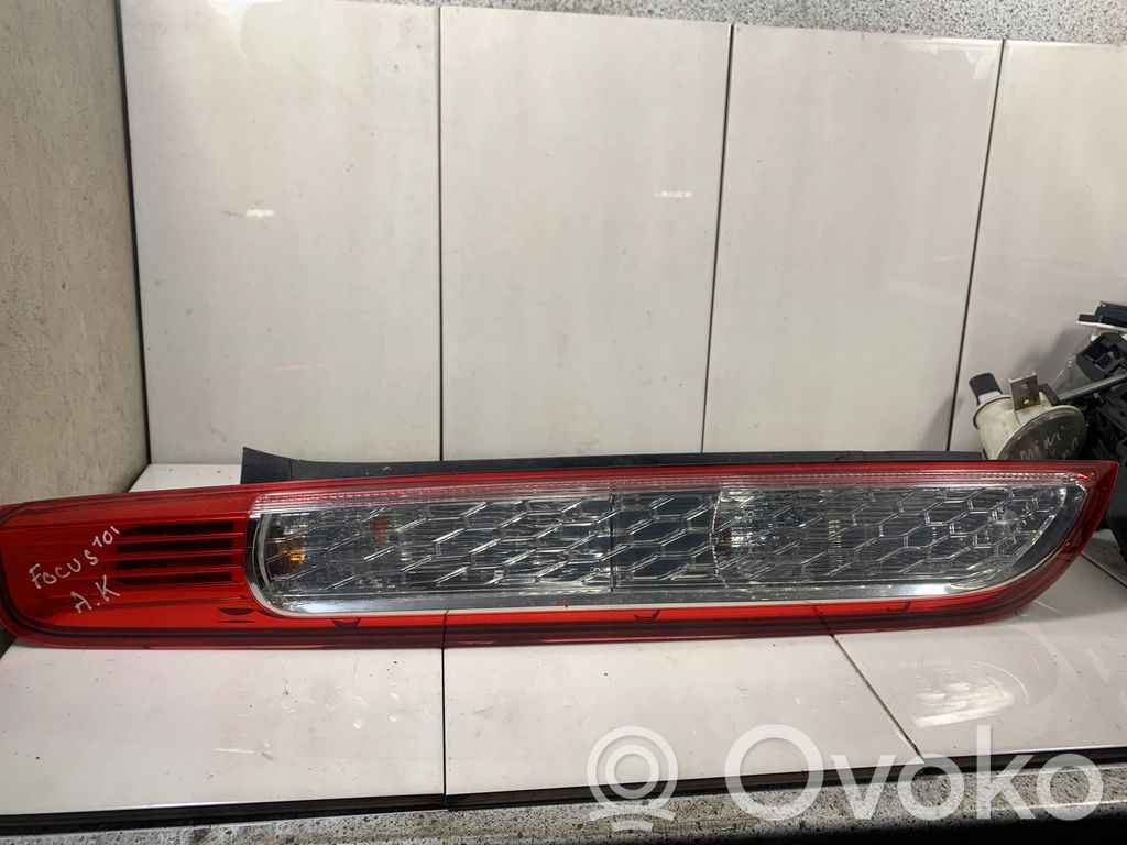 Ford Focus Aizmugurējais lukturis virsbūvē 