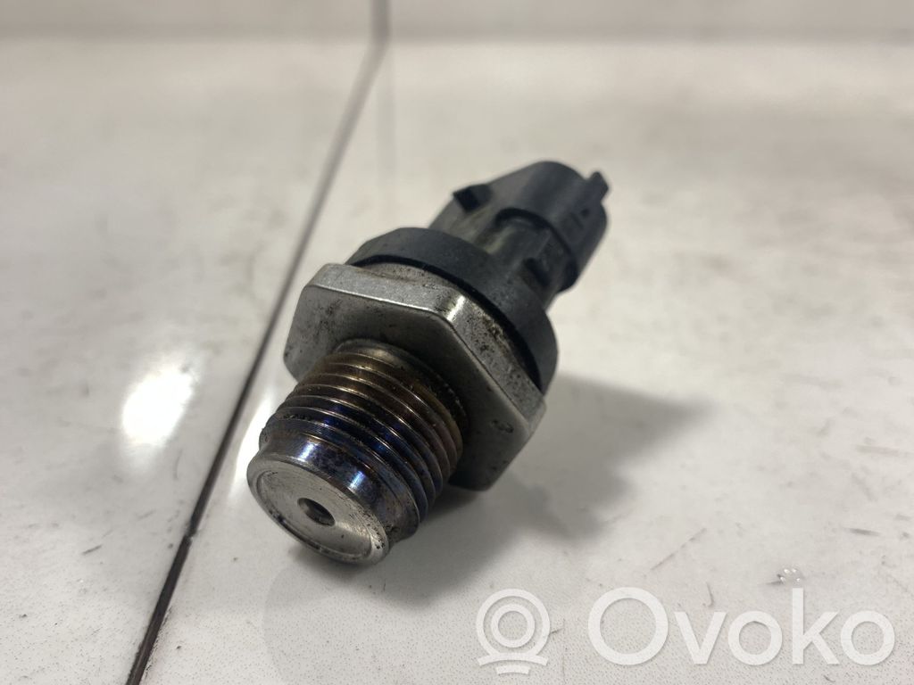 Sensor de presión de combustible   0281002903