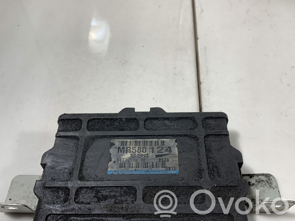 Mitsubishi Pajero Transfer box differential control unit 
