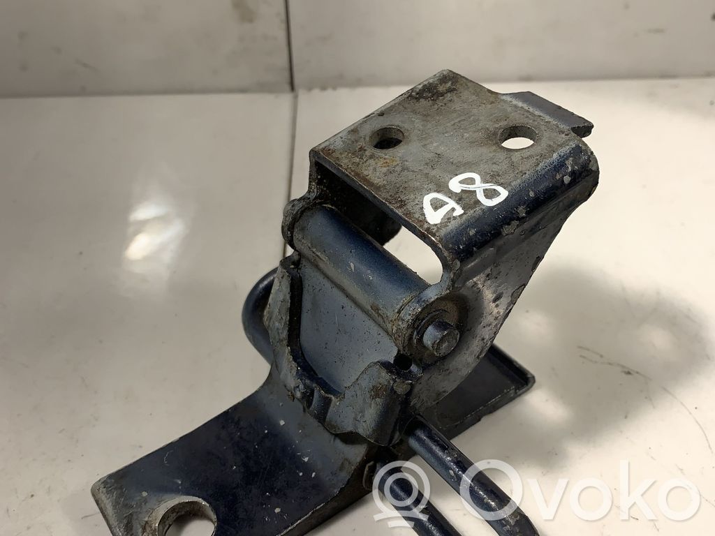 Front door upper hinge   4D0831412
