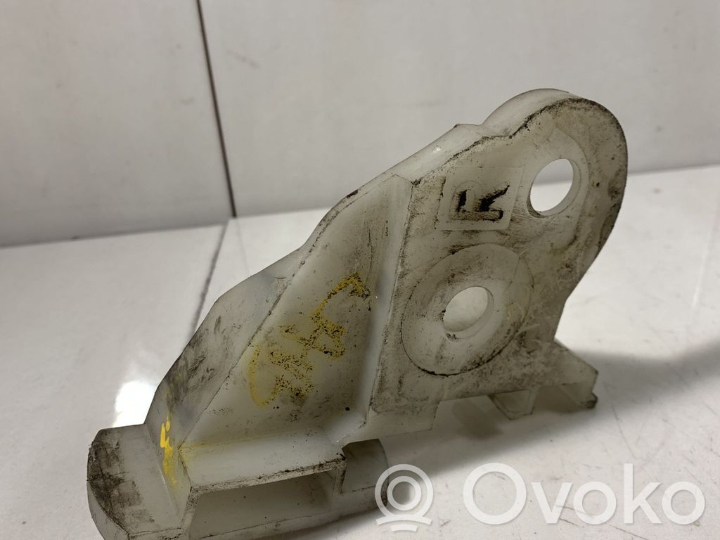 Front bumper mounting bracket   7895416