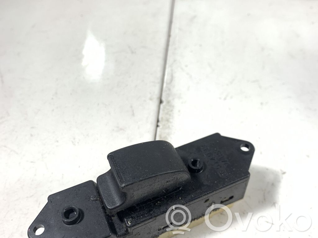 Mitsubishi Grandis Interruptor del elevalunas eléctrico 