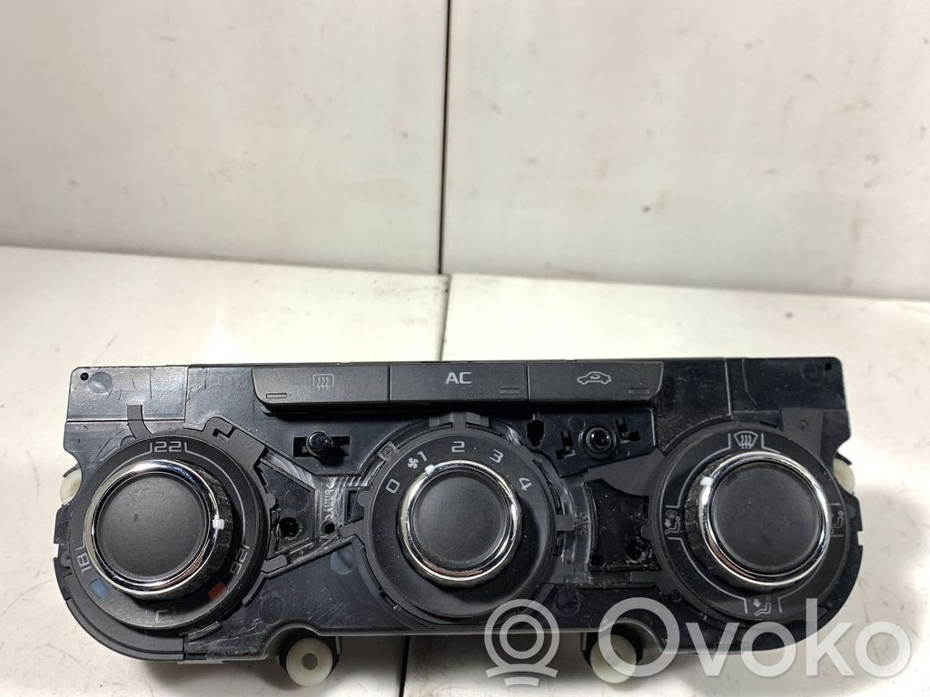 Skoda Octavia Mk2 (1Z) Climate control unit 