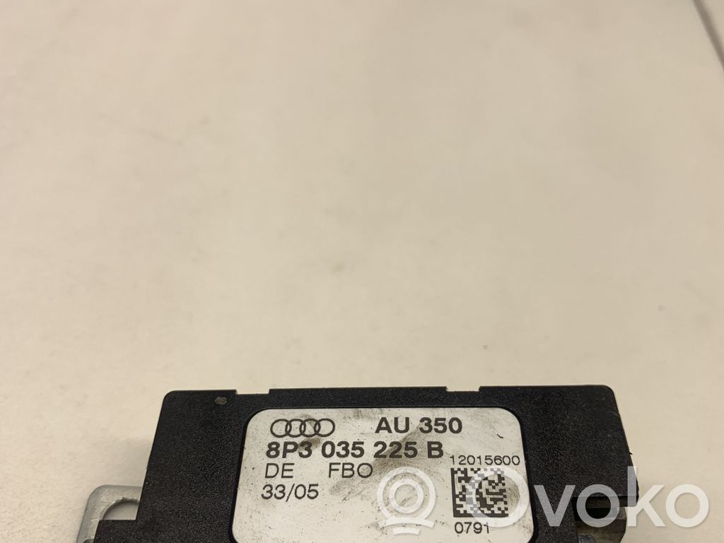 Pystyantennivahvistin   8P3035225B