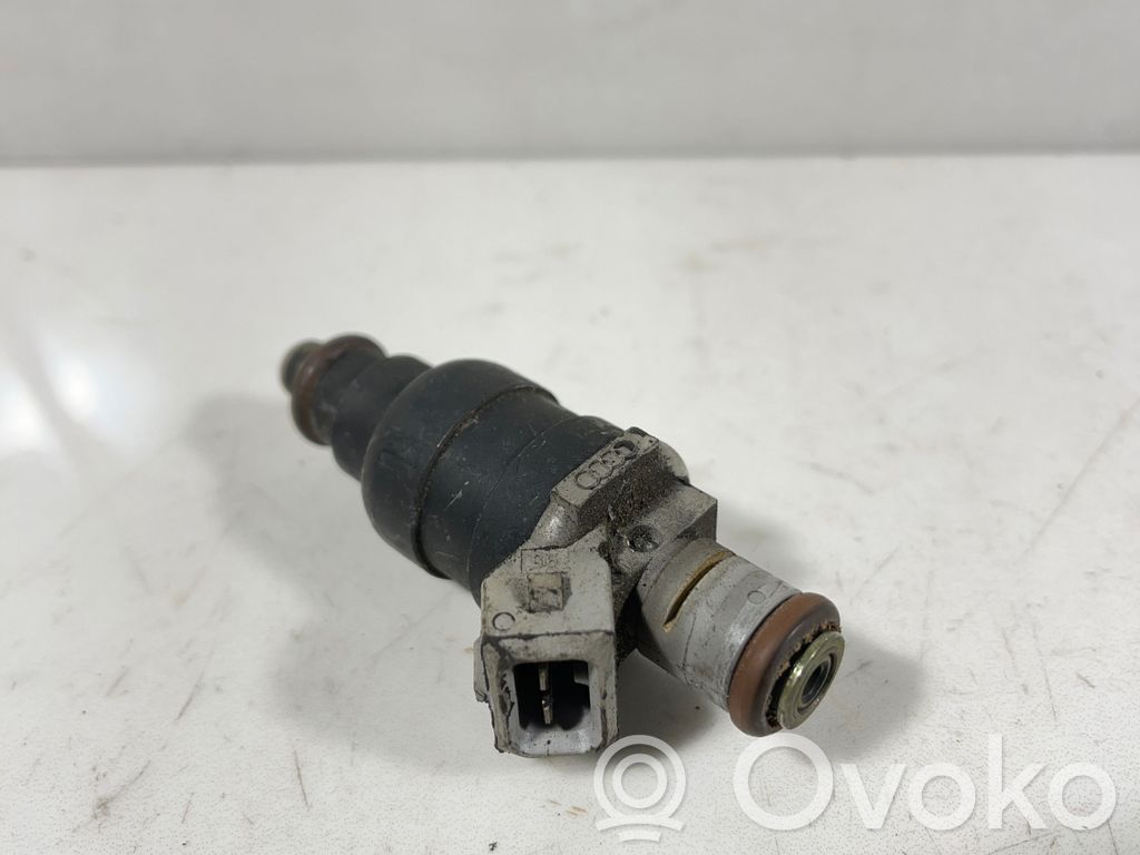 Audi A6 S6 C4 4A Inyector de combustible 