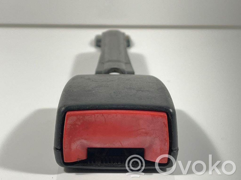 Audi A4 S4 B5 8D Klamra przedniego pasa bezpieczeństwa 