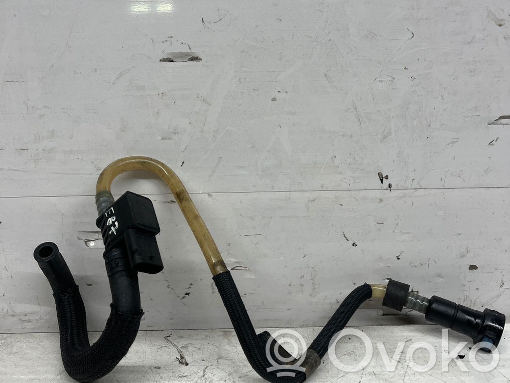 BMW 1 E81 E87 Fuel injector supply line/pipe 