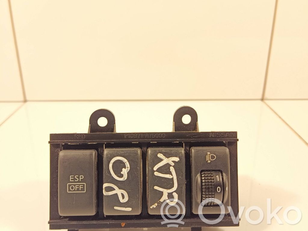 Nissan X-Trail T31 Headlight level height control switch 