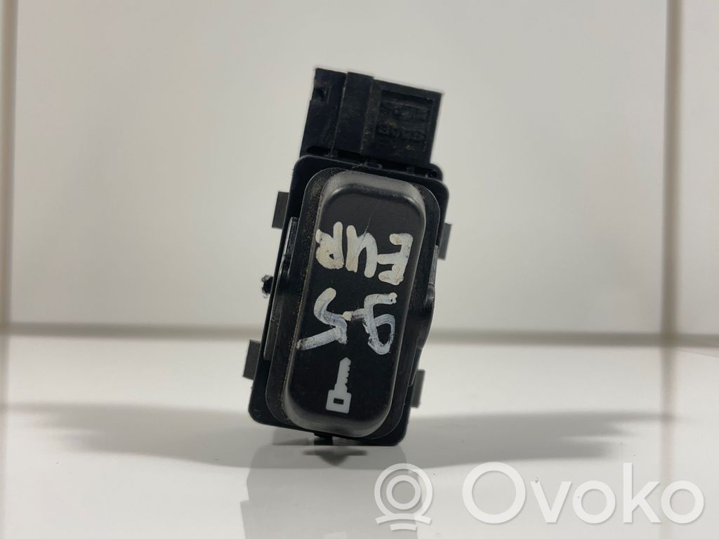 Central locking switch button   4617593,W739V