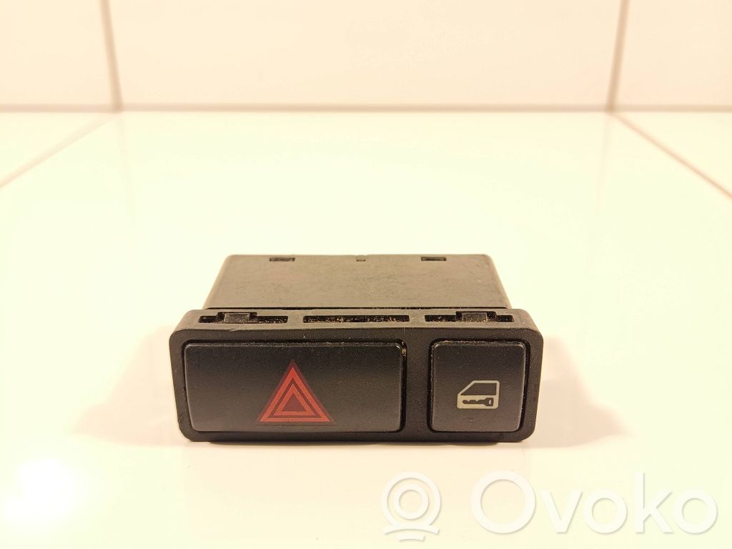 Hazard light switch   8368920