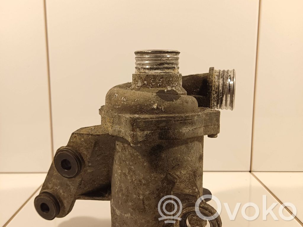 Water pump   7586928