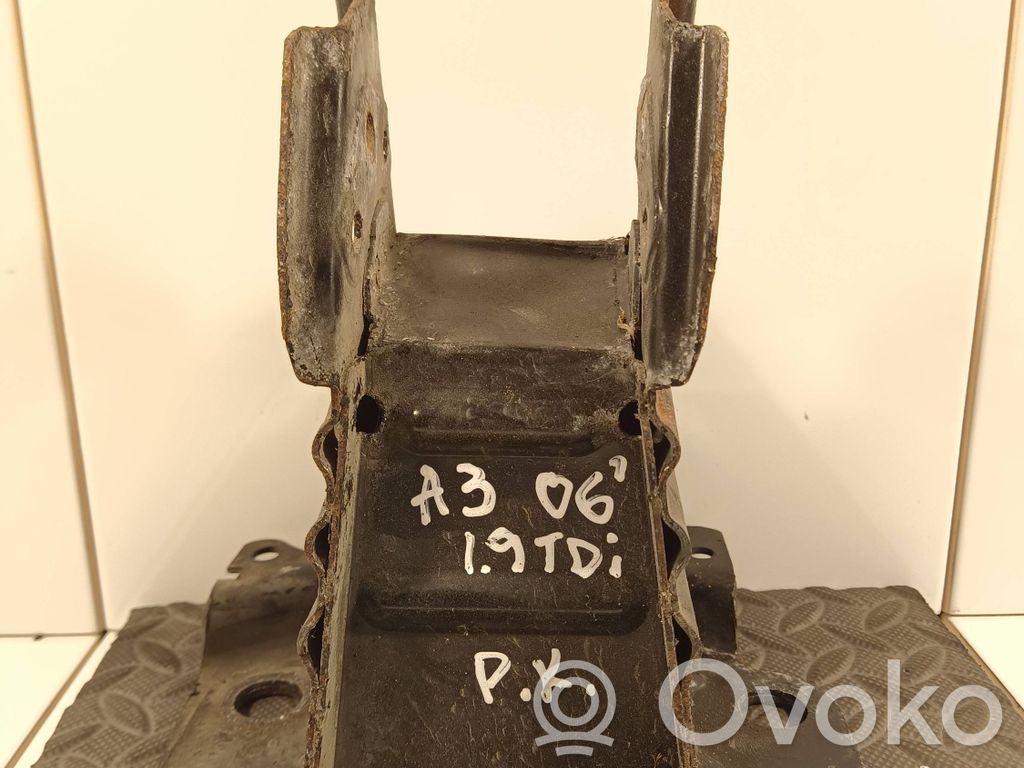 Audi A3 S3 8P Odbój / Amortyzator zderzaka przedniego 