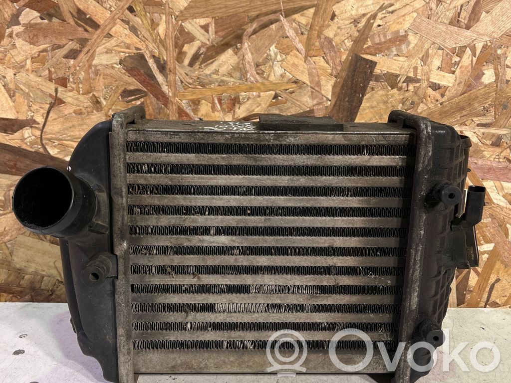 Audi A4 S4 B7 8E 8H Guía de aire del intercooler 