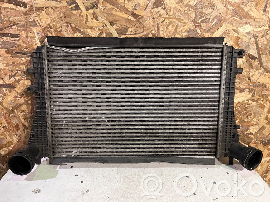 Volkswagen PASSAT B6 Intercooler air channel guide 