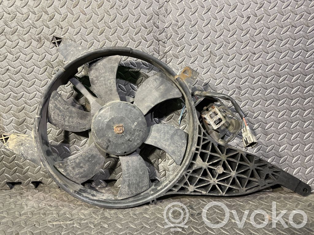 Nissan Navara D40 Elektryczny wentylator chłodnicy 