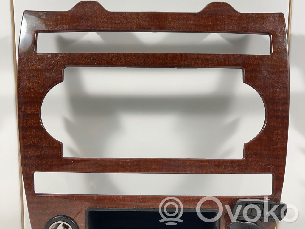 Jeep Grand Cherokee (WK) Dashboard center trim panel 