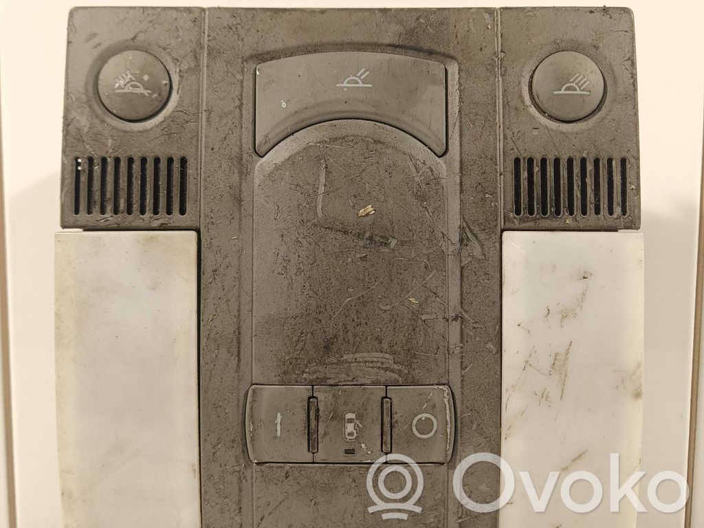 Audi A8 S8 D3 4E Etuistuimen valo 