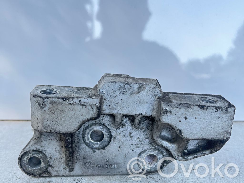 Chrysler Voyager Engine mounting bracket 