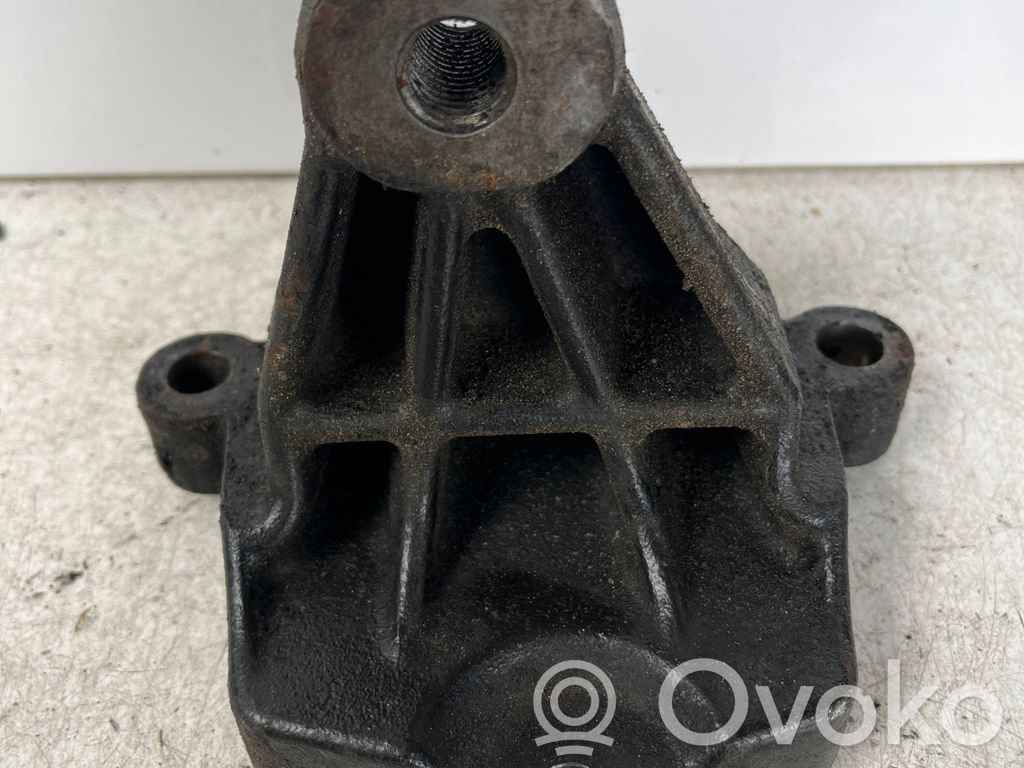 Opel Vivaro Gearbox mounting bracket 