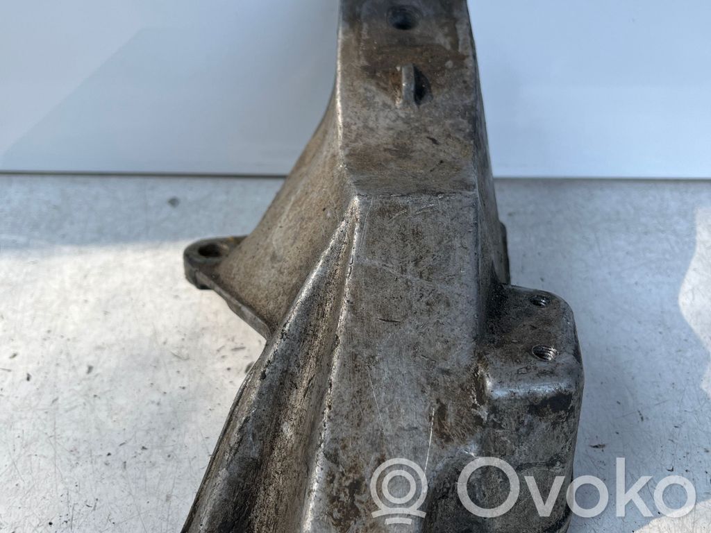 Audi A6 S6 C4 4A Gearbox mounting bracket 