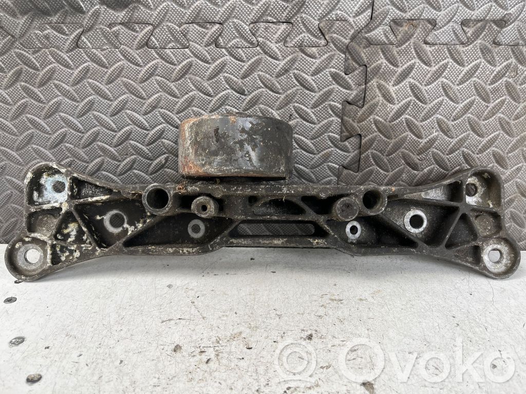 BMW 5 E39 Gearbox mounting bracket 