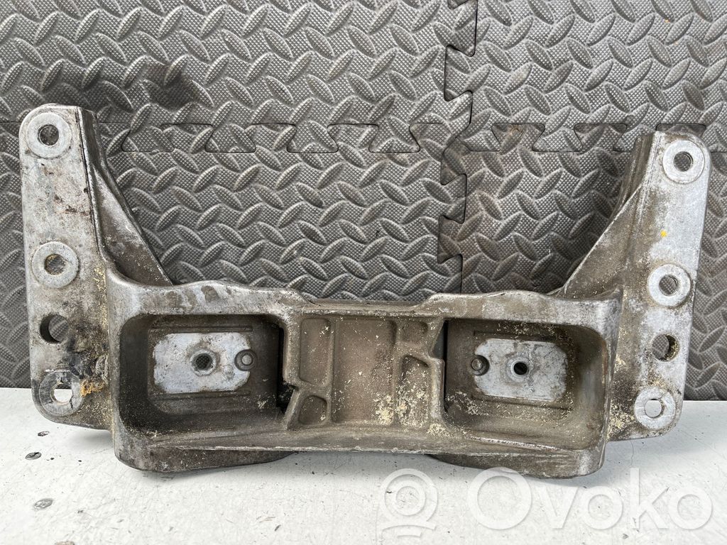 BMW 5 E60 E61 Gearbox mounting bracket 