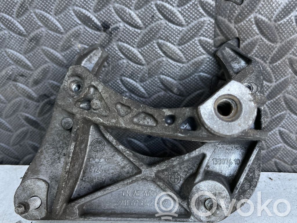 BMW 7 E65 E66 Engine mounting bracket 