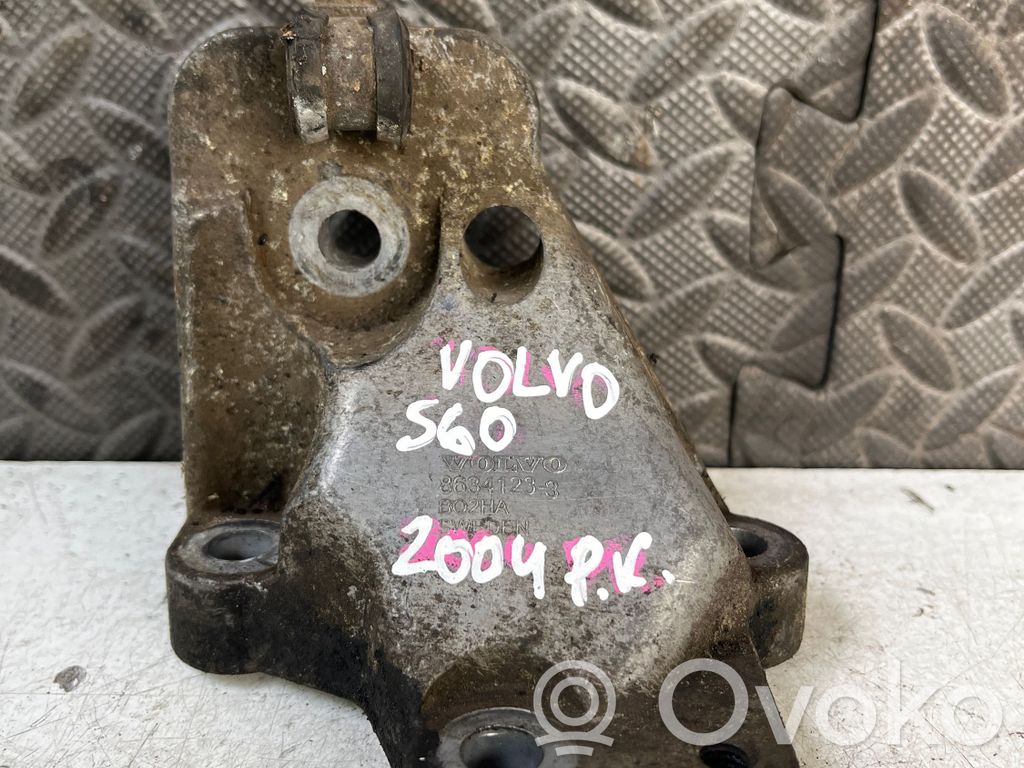 Volvo S60 Engine mounting bracket 