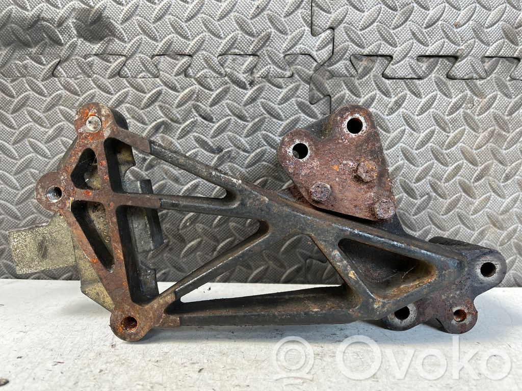 Engine mounting bracket   7M0199308B,95VW6037BB